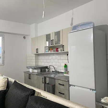 Aquaduct Apartment *